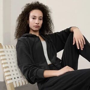 NEW $129 Athleta Seasoft Black Bubble Hem Full Zip Hoodie Sweatshirt Women Sz M